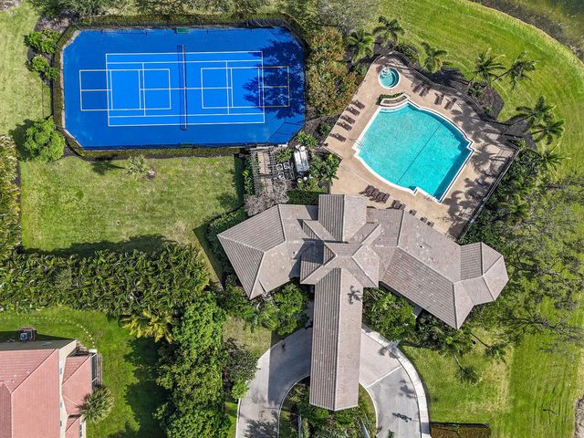 9863 Royal Cardigan Way, West Palm Beach, FL 33411