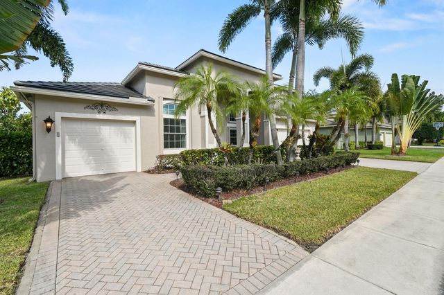 9863 Royal Cardigan Way, West Palm Beach, FL 33411