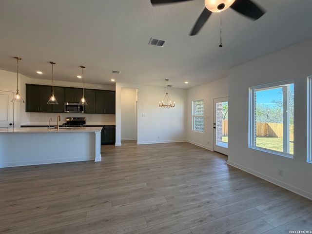 130 Desert Cactus, San Antonio, TX 78253