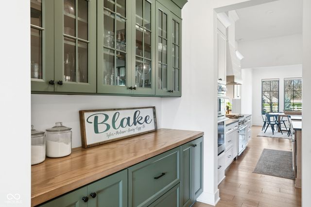 15860 Oak Park Vista, Westfield, IN 46074