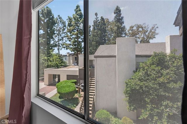 1270 Cabrillo Park Drive D, Santa Ana, CA 92701