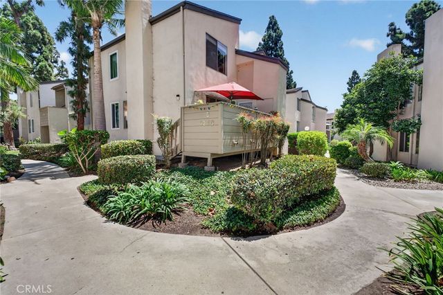 1270 Cabrillo Park Drive D, Santa Ana, CA 92701