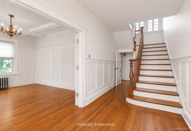 15 Wilson Lane, Rockville Centre, NY 11570