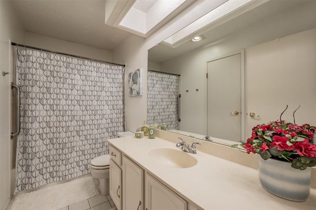 1219 Brian Court, Grapevine, TX 76051