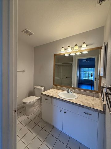 1845 Waterford Drive 5, Vero Beach, FL 32966