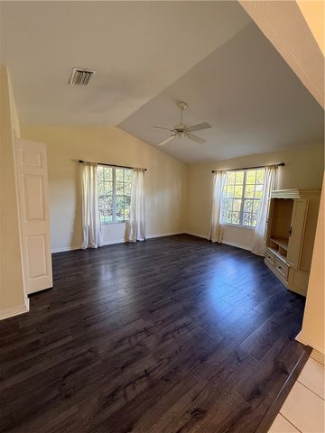 1845 Waterford Drive 5, Vero Beach, FL 32966