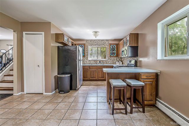 1107 Odessa Drive, Holly Village, MI 48442