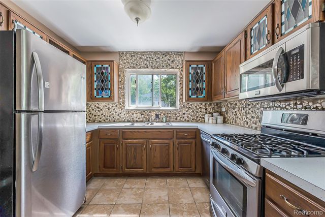 1107 Odessa Drive, Holly Village, MI 48442
