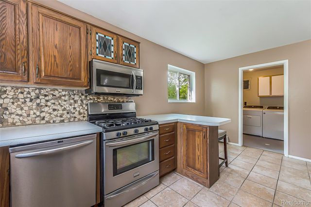 1107 Odessa Drive, Holly Village, MI 48442