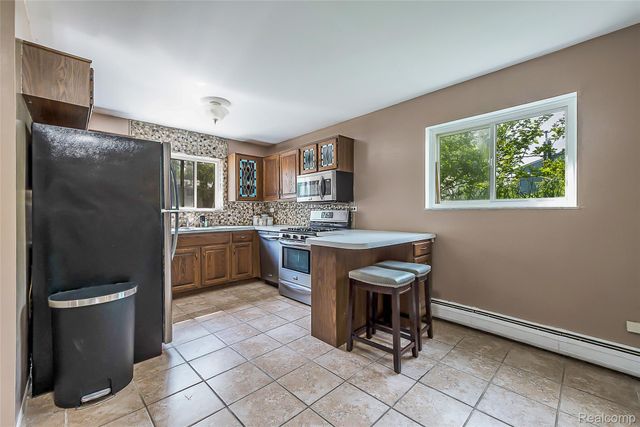1107 Odessa Drive, Holly Village, MI 48442
