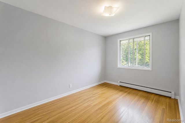 1107 Odessa Drive, Holly Village, MI 48442