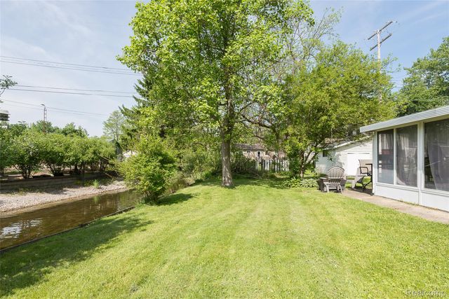 1107 Odessa Drive, Holly Village, MI 48442