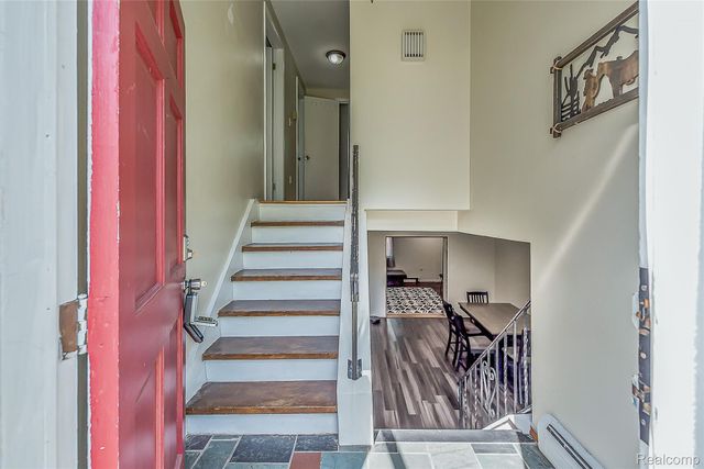 1107 Odessa Drive, Holly Village, MI 48442