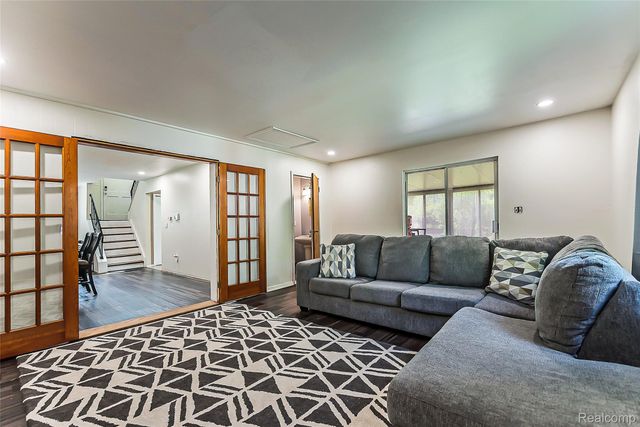 1107 Odessa Drive, Holly Village, MI 48442