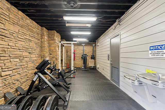 1651 Barfield Run Run NW, Atlanta, GA 30318