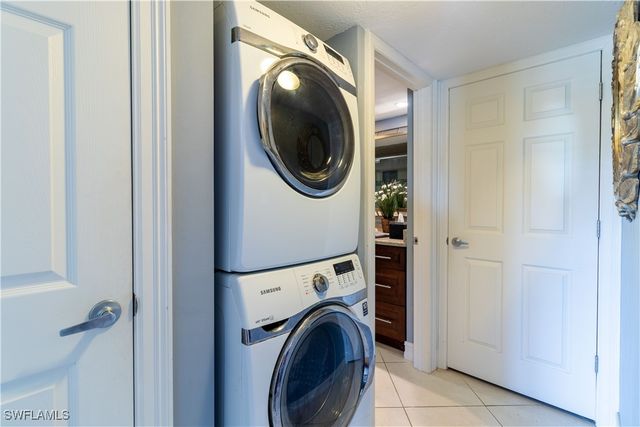 5535 Rattlesnake Hammock RD 205, Naples, FL 34113