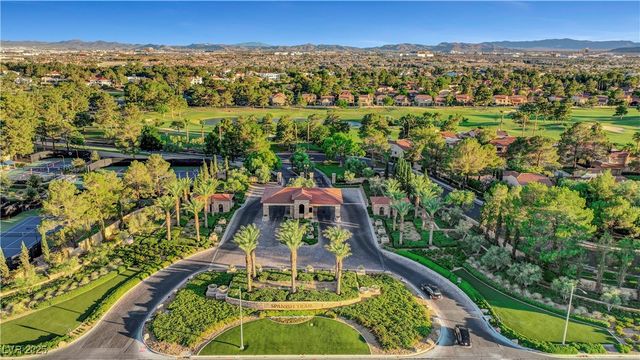 6934 Emerald Springs Lane, Las Vegas, NV 89113