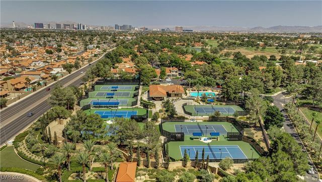 6934 Emerald Springs Lane, Las Vegas, NV 89113