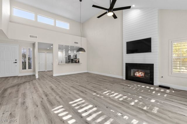 6934 Emerald Springs Lane, Las Vegas, NV 89113