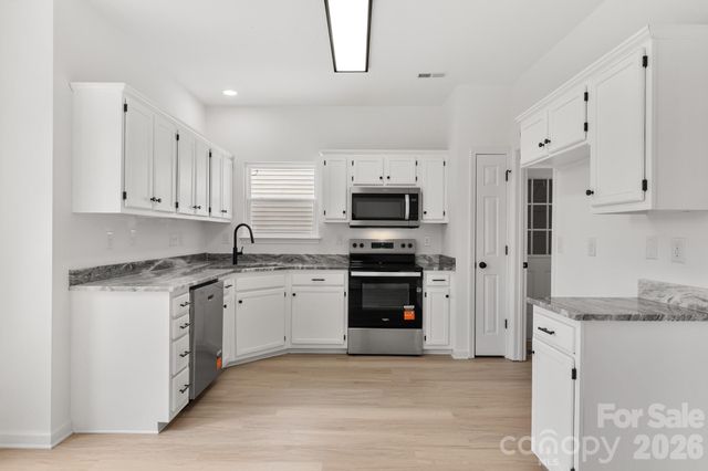 9713 Pernell Lane, Charlotte, NC 28213