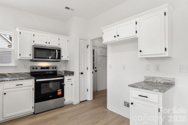 9713 Pernell Lane, Charlotte, NC 28213