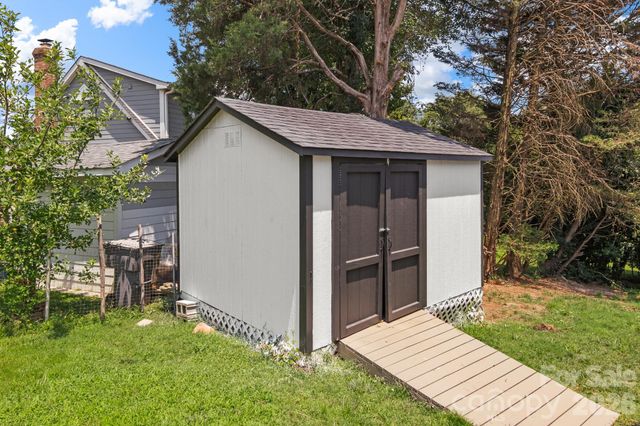 9713 Pernell Lane, Charlotte, NC 28213