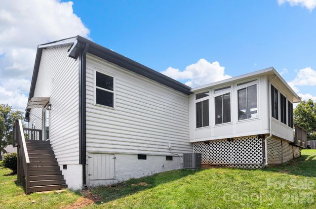 9713 Pernell Lane, Charlotte, NC 28213