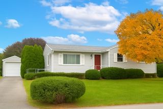 342 Mail Coach Road, Portsmouth, RI 02871