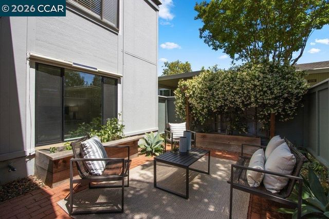 1232 Fairlawn Court 4, Walnut Creek, CA 94595