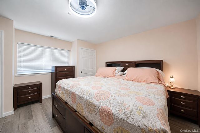 515 Picasso Way 515, Middle Island, NY 11953