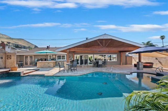 257 8th Street, Norco, CA 92860