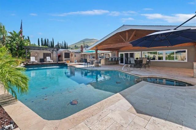 257 8th Street, Norco, CA 92860