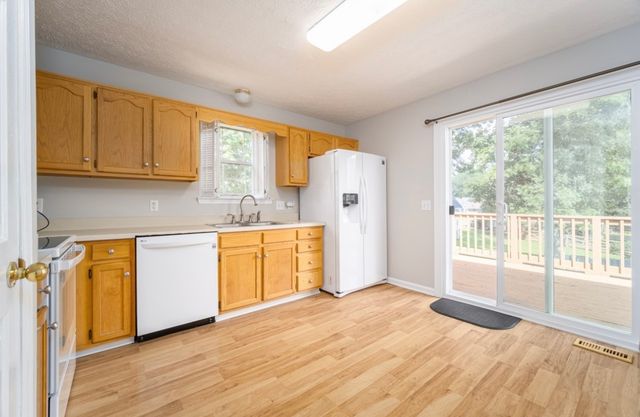 1041 Cedar Creek Village Rd, Mount Juliet, TN 37122