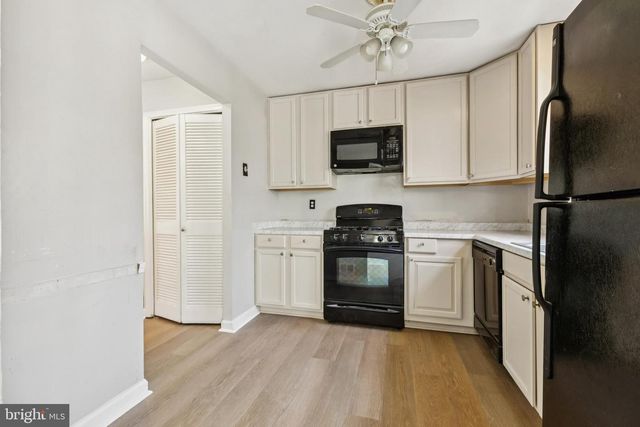 6136 GOTHWAITE DR, Centreville, VA 20120