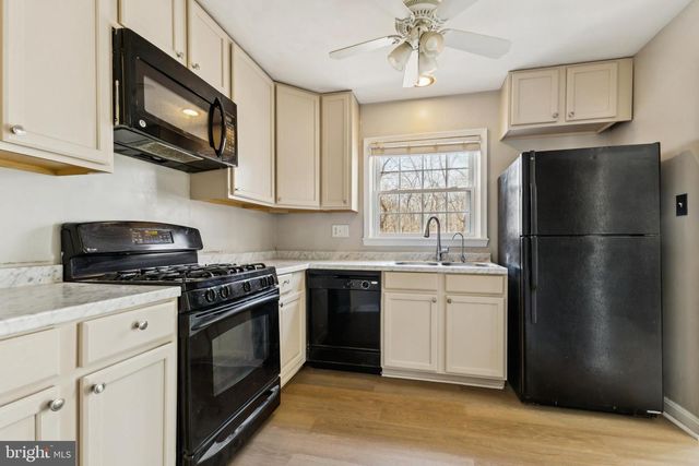 6136 GOTHWAITE DR, Centreville, VA 20120