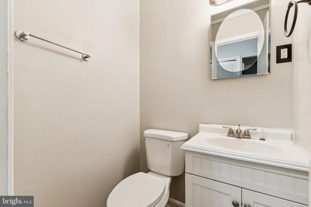 6136 GOTHWAITE DR, Centreville, VA 20120