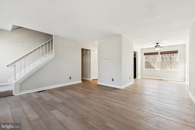 6136 GOTHWAITE DR, Centreville, VA 20120