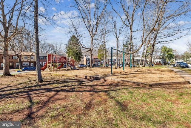 6136 GOTHWAITE DR, Centreville, VA 20120