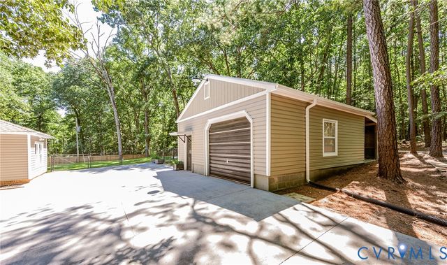 16110 Rowlett Rd, Chesterfield, VA 23838