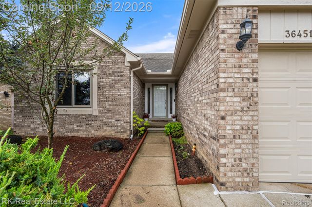 36451 Harness Circle Court, Clinton Charter Township, MI 48035
