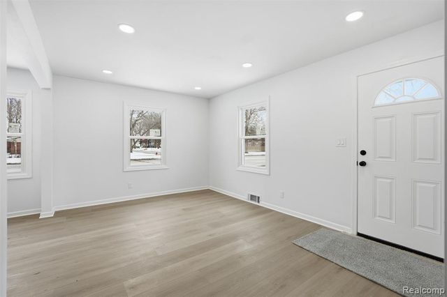 31408 Brown Street, Garden City, MI 48135