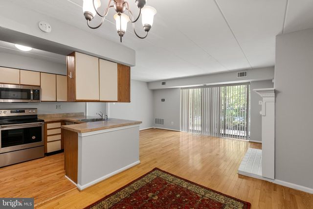 1210 EAGLES RIDGE DR, Chesterbrook, PA 19087