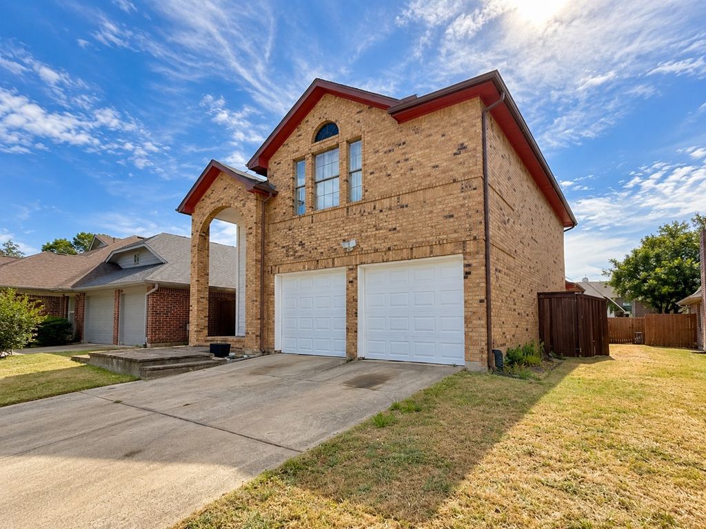 1318 Jasmine Drive, Lewisville, TX 75077 — exterior