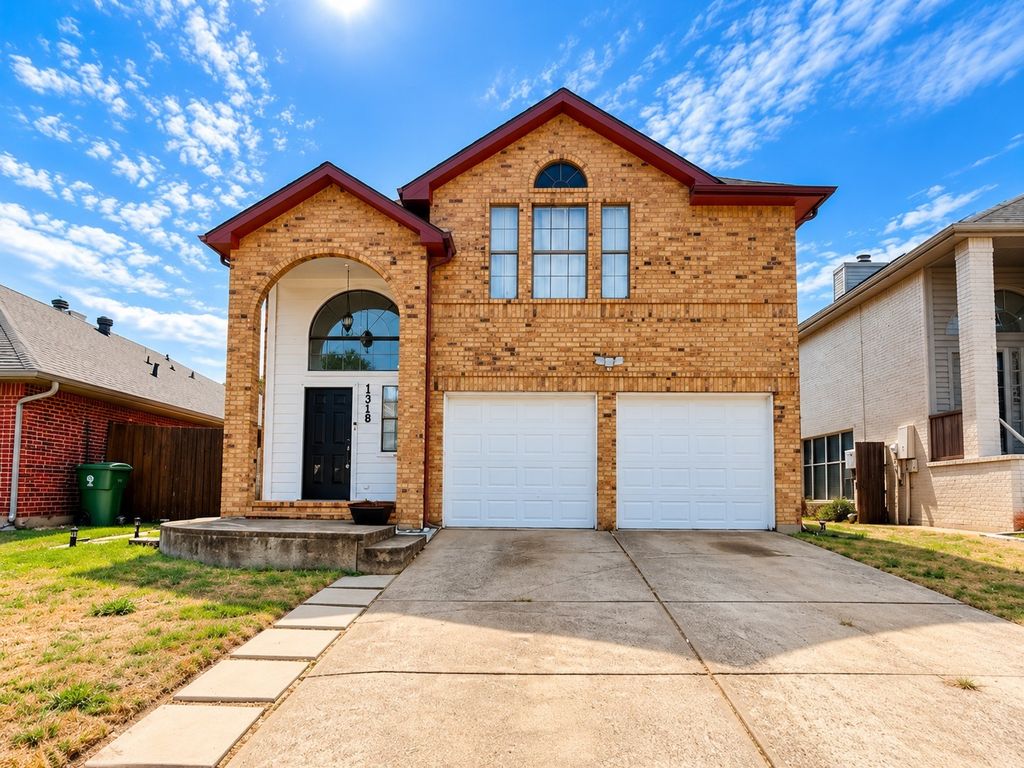 1318 Jasmine Drive, Lewisville, TX 75077 — photo 2