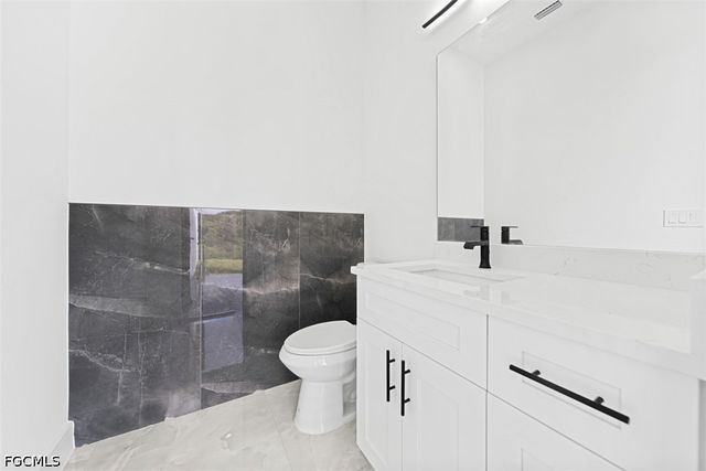 442 Redwing ST SW, Lehigh Acres, FL 33974