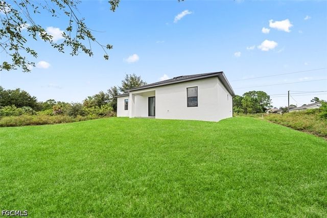 442 Redwing ST SW, Lehigh Acres, FL 33974