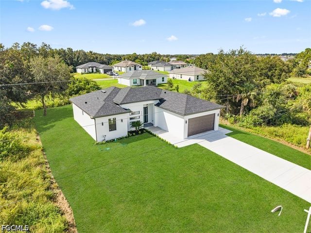 442 Redwing ST SW, Lehigh Acres, FL 33974
