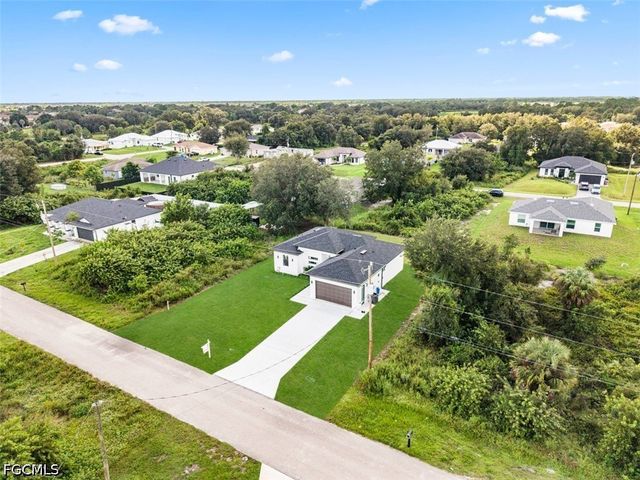 442 Redwing ST SW, Lehigh Acres, FL 33974