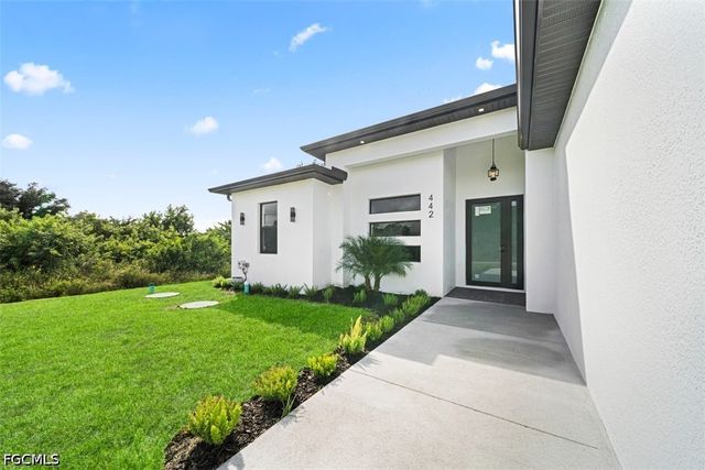 442 Redwing ST SW, Lehigh Acres, FL 33974