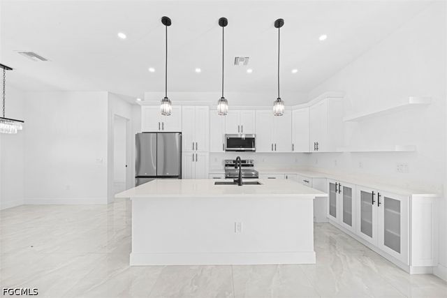 442 Redwing ST SW, Lehigh Acres, FL 33974